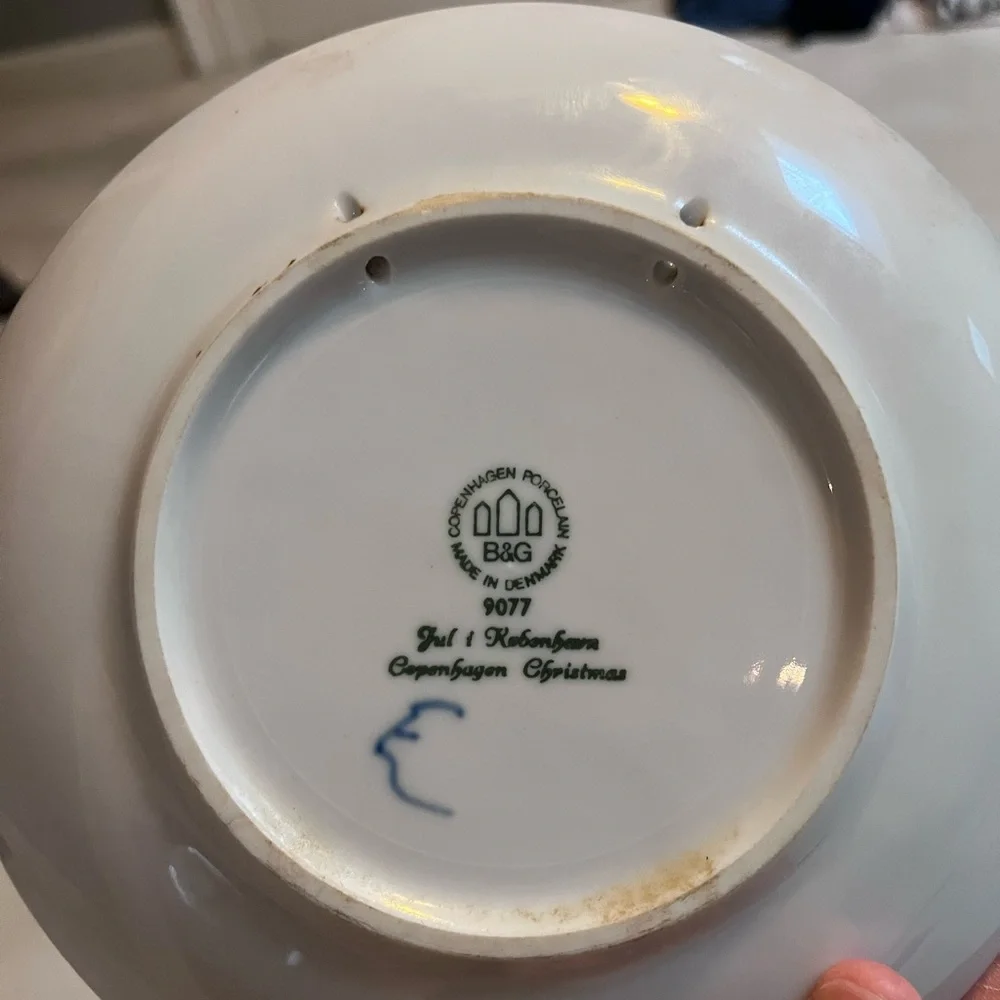 Royal Copenhagen Denmark Christmas Plates 1970-78 - Picture 6 of 6